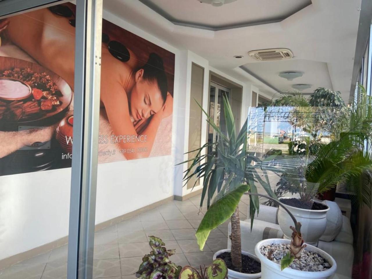 Hotel Butterfly Wellness & Spa ริมินี ภายนอก รูปภาพ