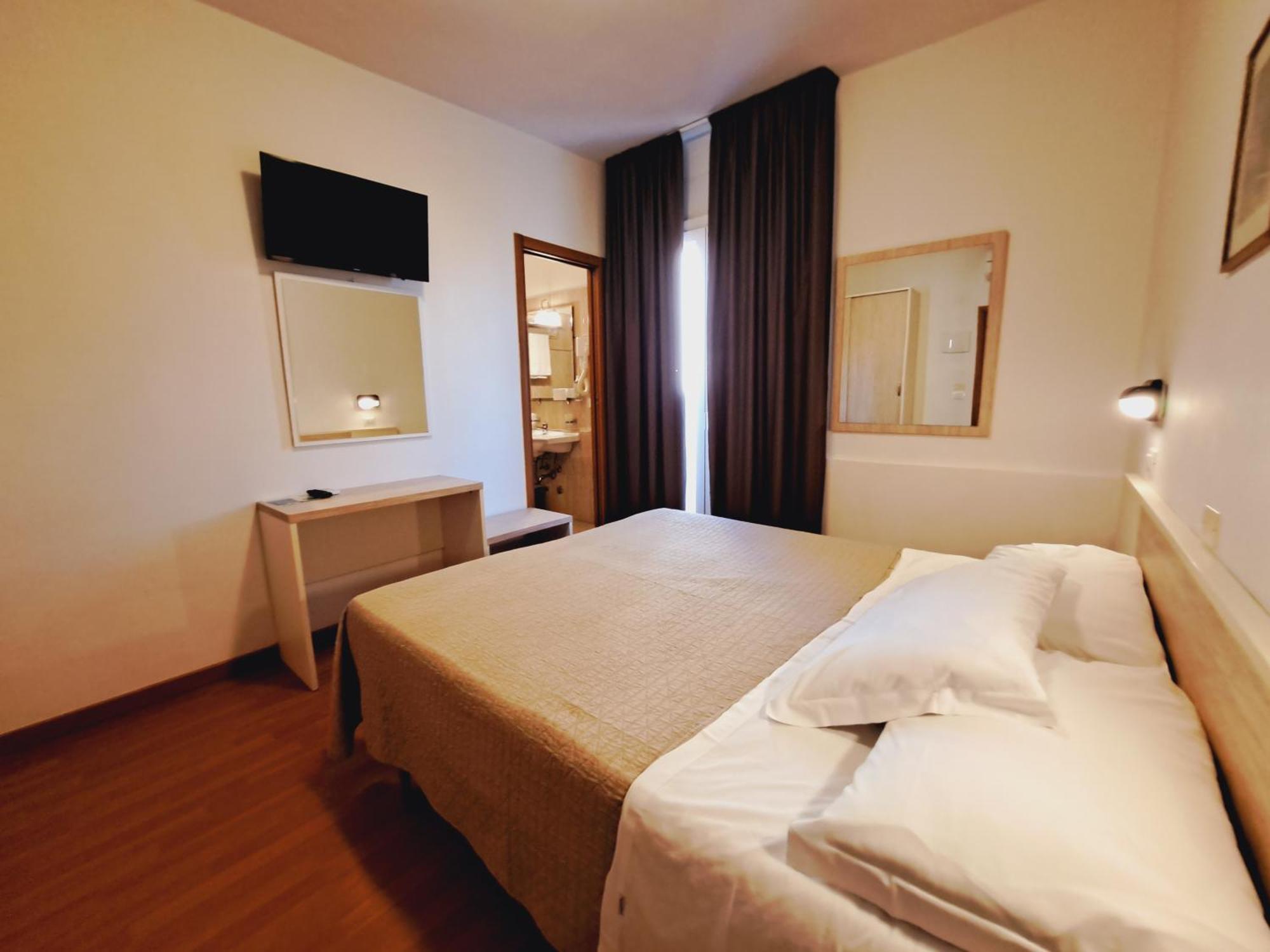 Hotel Butterfly Wellness & Spa ริมินี ภายนอก รูปภาพ