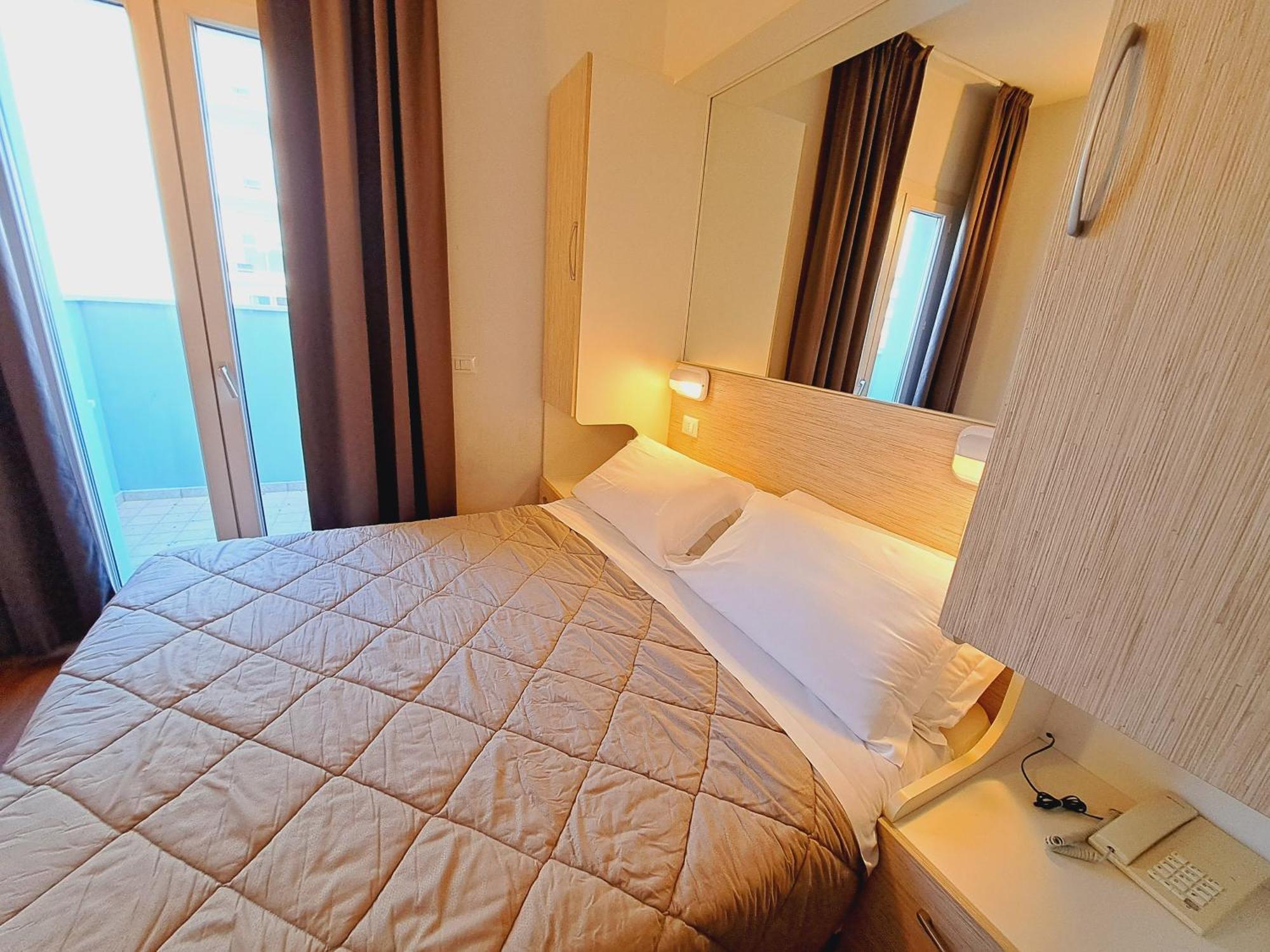 Hotel Butterfly Wellness & Spa ริมินี ภายนอก รูปภาพ