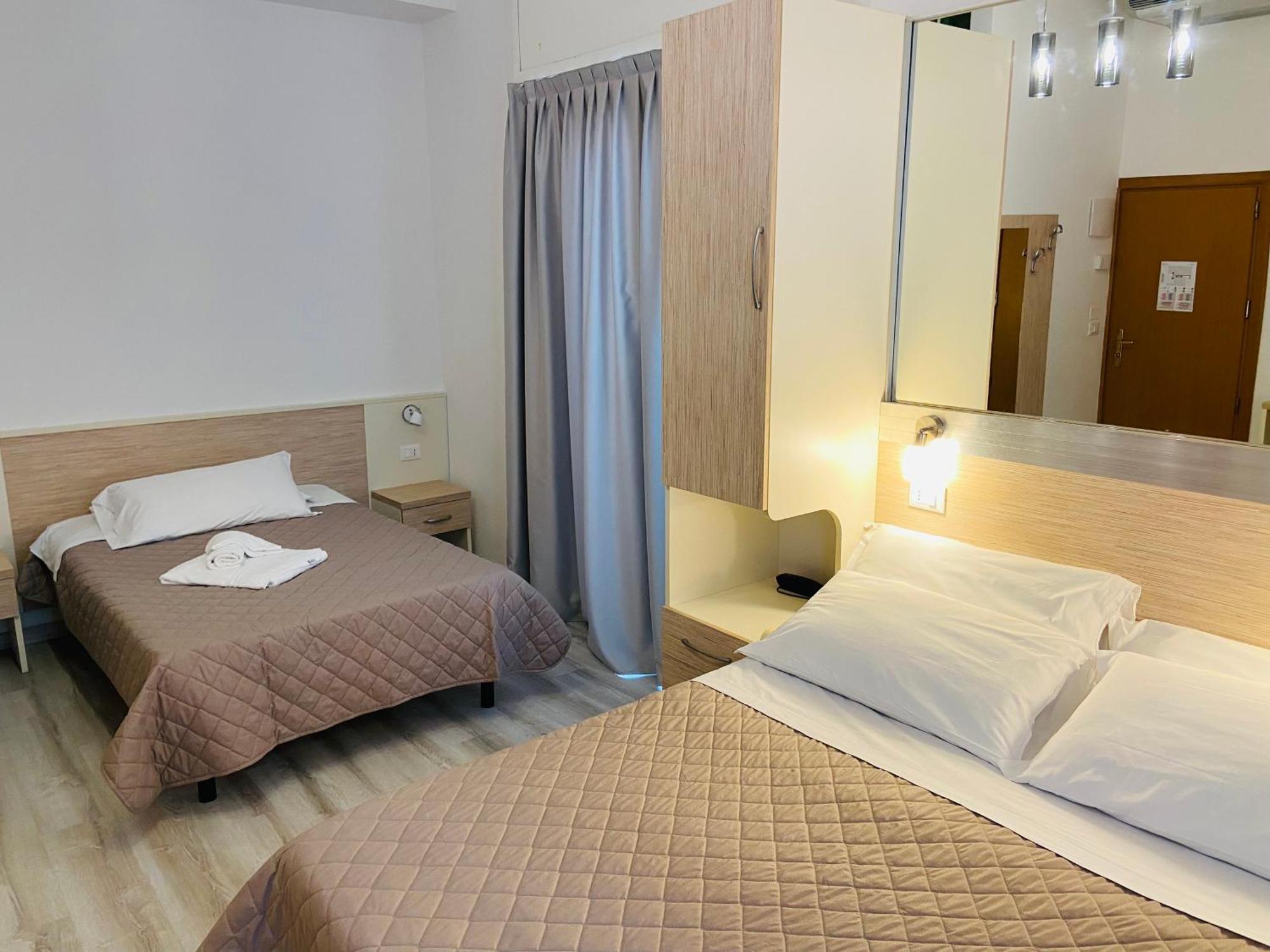 Hotel Butterfly Wellness & Spa ริมินี ภายนอก รูปภาพ