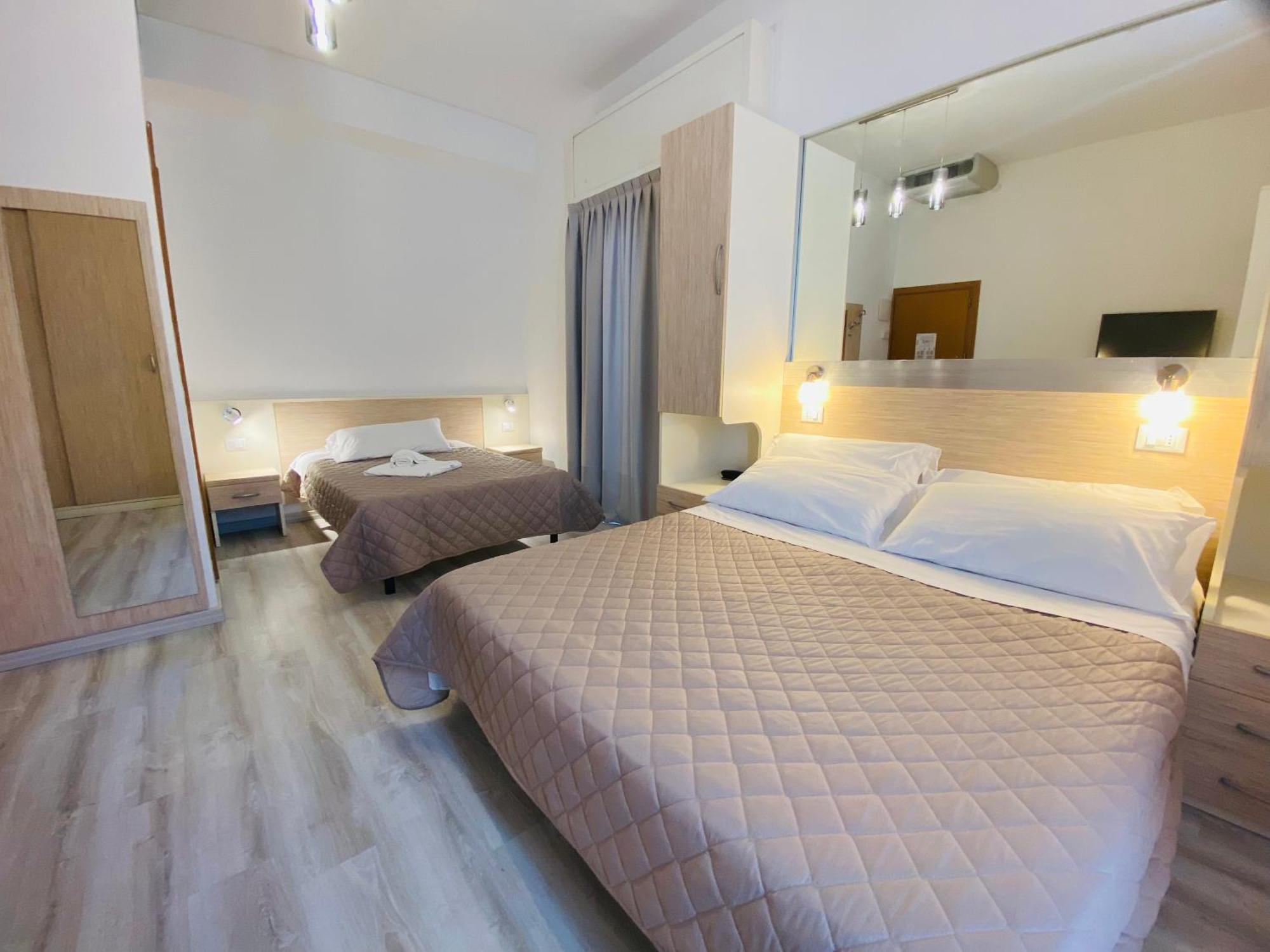 Hotel Butterfly Wellness & Spa ริมินี ภายนอก รูปภาพ