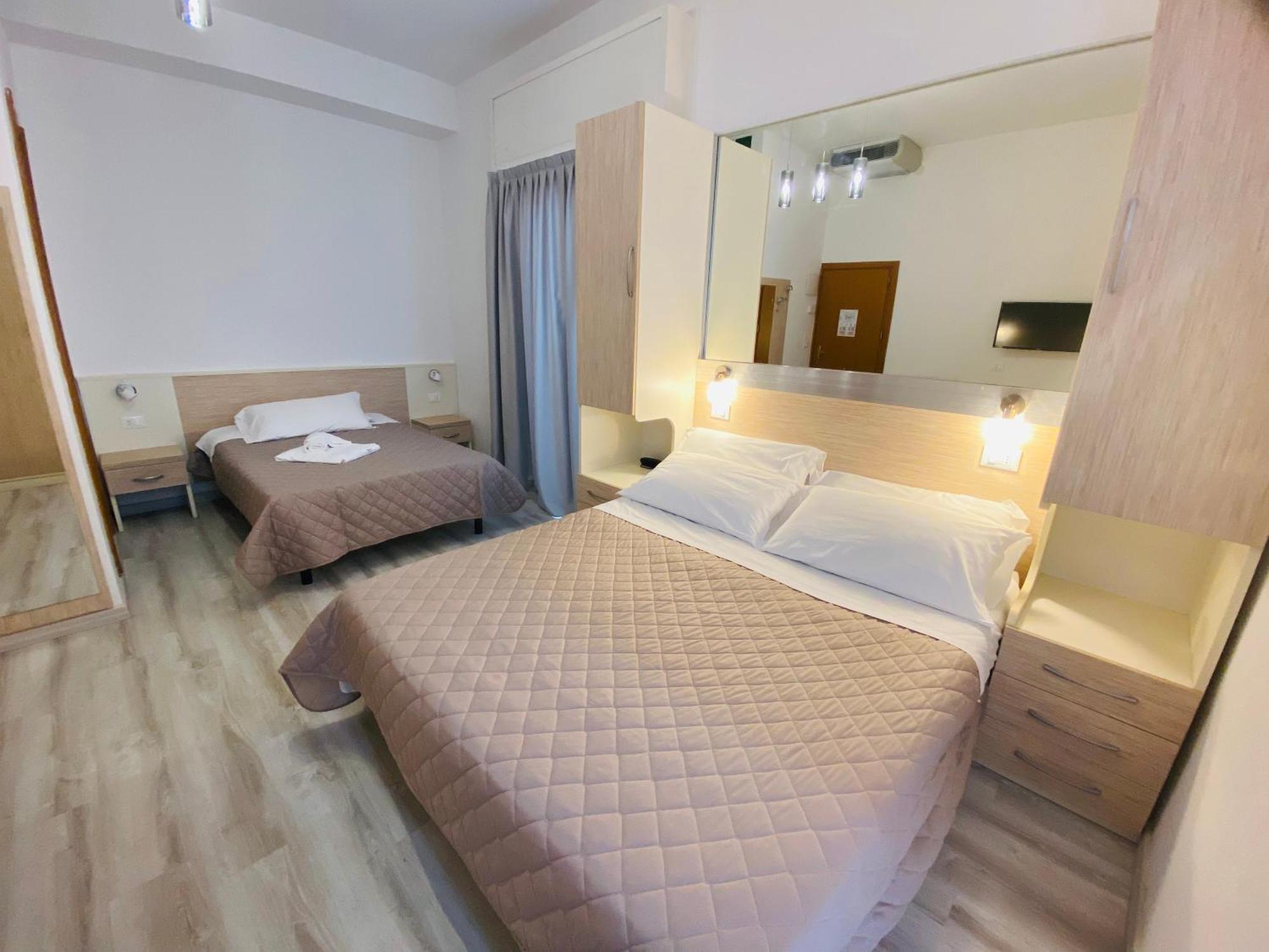 Hotel Butterfly Wellness & Spa ริมินี ภายนอก รูปภาพ
