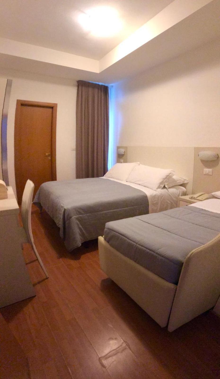 Hotel Butterfly Wellness & Spa ริมินี ภายนอก รูปภาพ