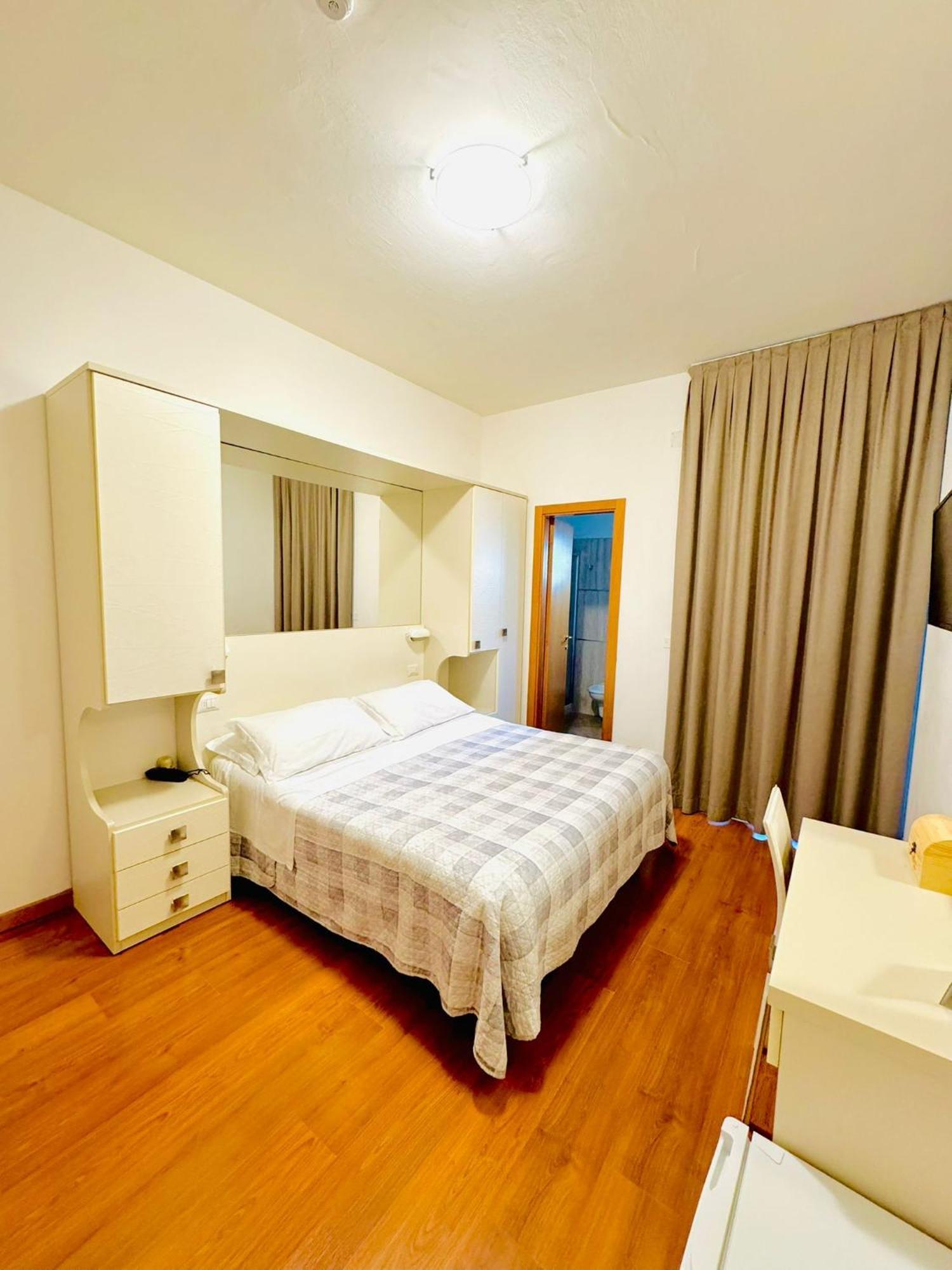 Hotel Butterfly Wellness & Spa ริมินี ภายนอก รูปภาพ